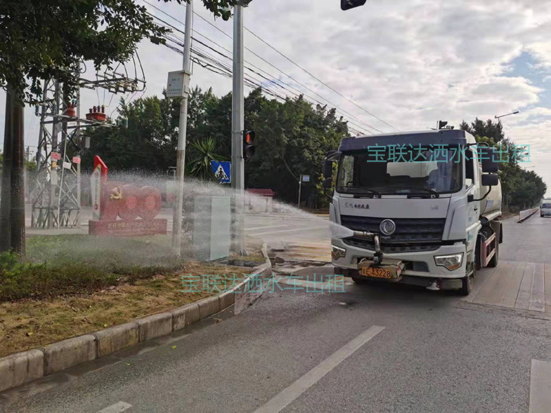 租賃灑水車作業(yè)中